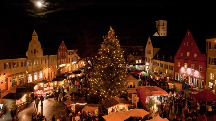 Energiekrise und Weihnachten: An Weihnachten erstrahlt die Stadt Ebersberg traditionell in festlichem Glanz. Doch das dürfte heuer nicht ganz günstig werden.