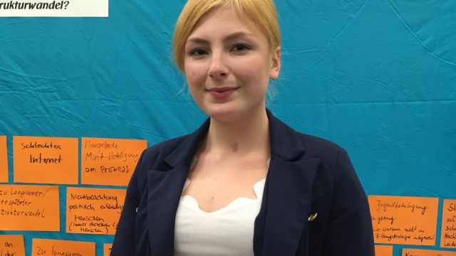 Young people make energy policy: Lea Diesner from Calau does not want to leave Lausitz, but wants to help shape the future of the region.