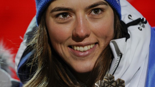 Gesamtwelcupsiegerin Petra Vlhova: Ein eher seltener Anblick in der Öffentlichkeit: Eine lächelnde Petra Vlhova, hier mit ihrer Bronzemedaille nach dem WM-Slalom 2019.