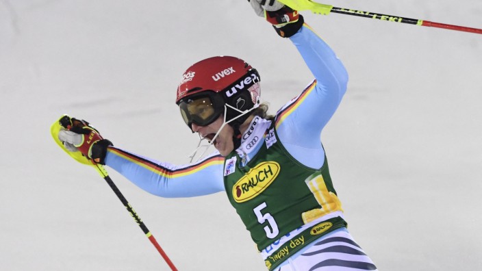 Ski alpin: Von Platz sechs auf drei - und mitten rein in die alpine Elite: Lena Dürr in Finnland.