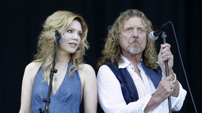 "Raise The Roof" von Robert Plant und Alison Krauss: "Eigentlich mussten wir vor allem rausfinden, wie ich Alisons unendlich schöne Stimme mit meiner nicht ruiniere": Alison Krauss und Robert Plant beim Bonnaroo Music and Arts Festival in Manchester im Jahr 2008.