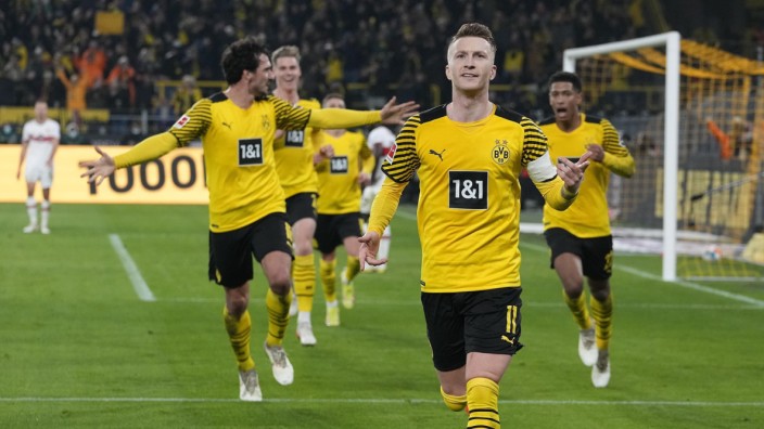 Dortmund in der Bundesliga: Der Kapitän rettet das gelbe Unterseeboot: Mit seinem Abstaubertor bescherte Marco Reus dem BVB drei Punkte gegen den VfB Stuttgart.
