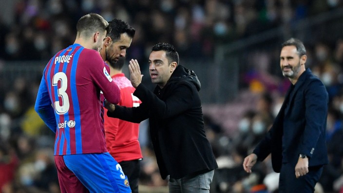 FC Barcelona: Trainer Xavi spricht auf Piqué und Busquets ein