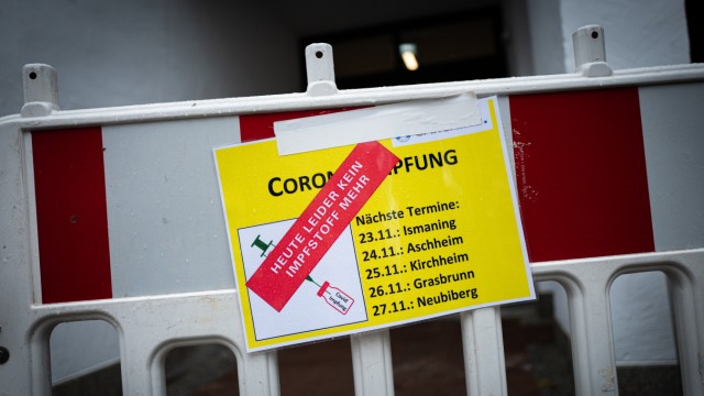 Coronavirus im Landkreis München: Bei der Impfaktion am Garchinger Bürgerhaus ist der Impfstoff bereits mittags ausgegangen.