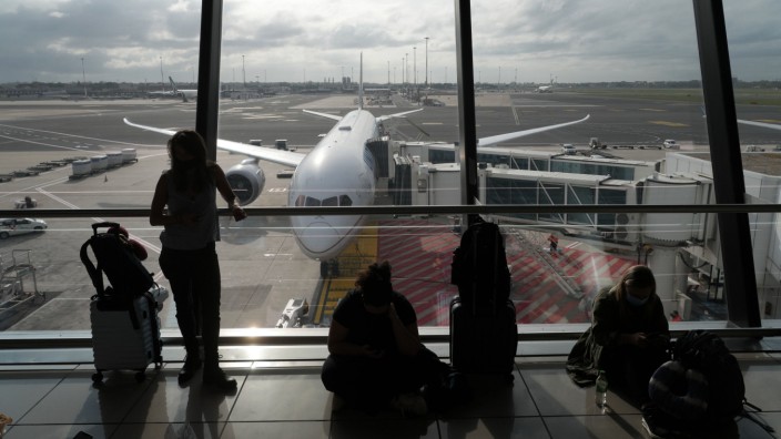 Luftverkehr: Die US-Seuchenschutzbehörde CDC und das US-Außenministerium heben ihren Reisehinweis auf "Stufe vier: sehr hoch" an und raten Amerikanern von Reisen nach Deutschland ab.