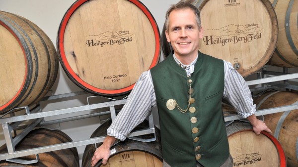 Widdersberg: Whiskey Brauerei HeilgenBergFeld von Achim März