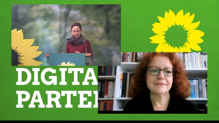 Politik in München: Beim digitalen Parteitag wird Margarete Bause (rechts) von Stadtchefin Ursula Harper verabschiedet.