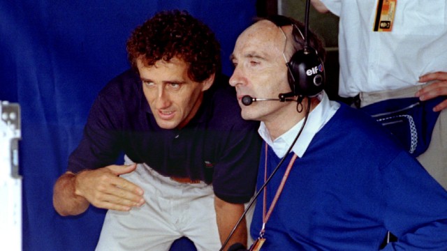 FILE PHOTO: Three-time Formula One World Champion Alain Prost (L) talks to Renault-Williams team boss Frank Will..