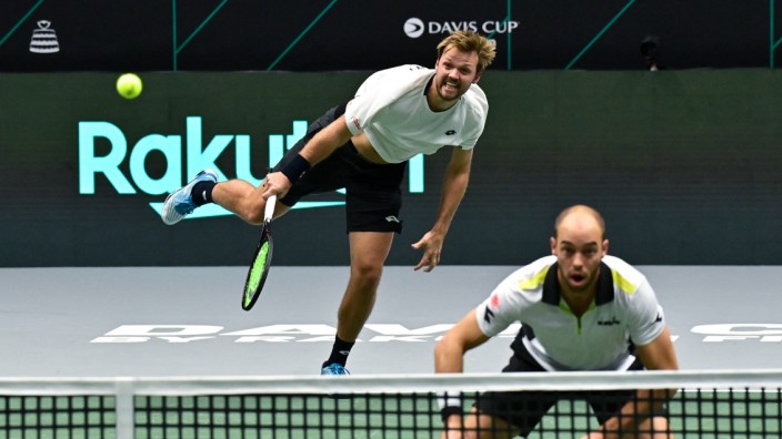 Davis Cup: Weltklasse-Doppel: Kevin Krawietz (hinten) und Tim Pütz sind bislang eine Punkte-Garantie für das deutsche Team.