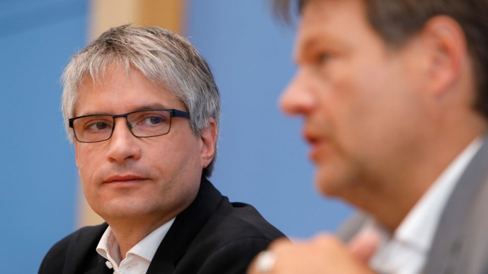 Sven Giegold: Sven Giegold (links) und sein künftiger Chef in Berlin, Robert Habeck: Giegold soll Staatssekretär werden.