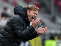 04.12.2021, xpsx, Fussball 1.Bundesliga, 1.FSV Mainz 05 - VfL Wolfsburg v.l. Trainer Florian Kohfeldt (VfL Wolfsburg) (