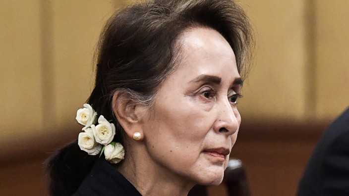 Aung San Suu Kyi: Die Friedensnobelpreisträgerin Aung San Suu Kyi wird mit immer neuen Strafen überzogen.
