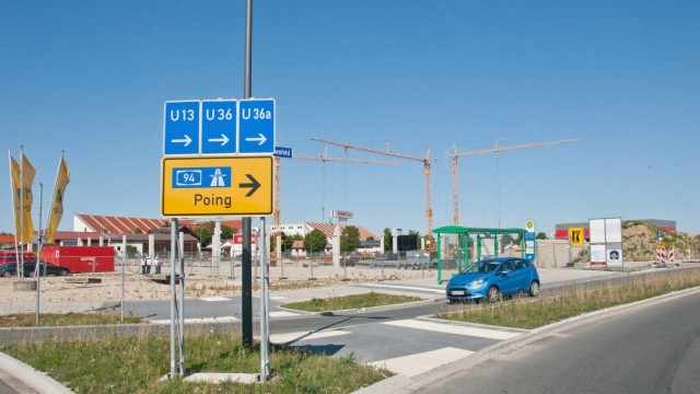 Vaterstetten: Das Bild zeigt den Bau des Gewerbegebietes Parsdorf II. Der Investor hinter dem Projekt hatte einen Zuschuss zur Umgehungsstraße zugesagt - wenn diese bis Ende 2023 fertig ist.