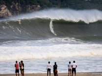 July 31, 2017 - Kai Lenny of Hawaii places second in heat 3 round one of the 2017 wsl puerto escondido challenge..Puerto