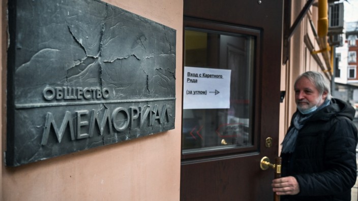 Verfahren gegen "Memorial": Die komplexe Struktur der Organisation könnte einiges retten: Memorial-Büro in Moskau.