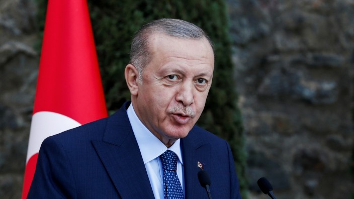 FILE PHOTO: Turkish President Erdogan attends a news conference in Istanbul