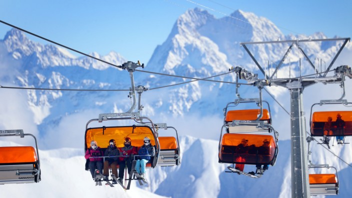 Österreich-Kolumne: Der Skitourismus brummt in Tirol - die Sieben-Tage-Inzidenz ebenso.