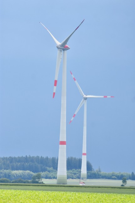 Bericht aus dem Bundestag: Zu den beiden Windrädern in Malching und Mammendorf können nun einfacher weitere kommen.
