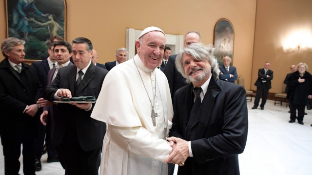 NO FRANCE NO SWITZERLAND November 5 2016 Pope Francis meets Sampdoria team with president Massi