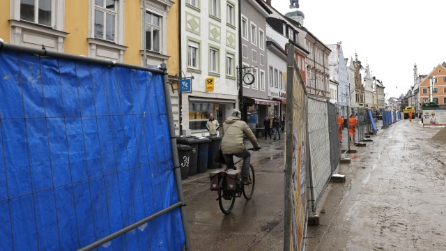 Innenstadtsanierung Freising: Die Bauarbeiten sind eine große Belastung für die Geschäftsleute und die Anwohner.