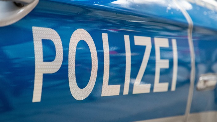 Althegnenberg: Eine Polizeistreife stoppt die Weiterfahrt eines Fahrerflüchtigen.