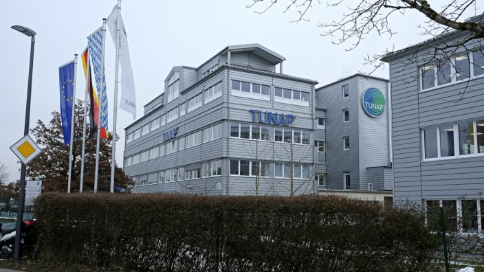 Wirtschaft und Nachhaltigkeit: Die Tunap-Unternehmensgruppe aus Wolfratshausen fertigt Schmierstoffe für die Industrie und ist als Ökoprofit-Betrieb ausgezeichnet.