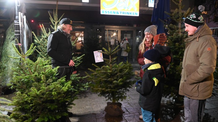 Nachhaltiges Weihnachten: Werner Wesslau bietet im Glockenbachviertel auch Weihnachtsbäume mit Rückgaberecht.