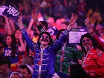 Darts-WM 2018: Zuschauer feiern im Ally Pally