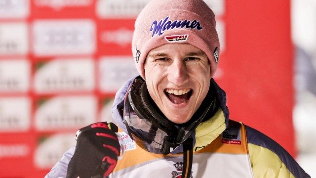 Skispringen vor der Tournee: "Ich habe diese Minuten extrem genossen": Der Weltcupführende Karl Geiger hat sein Schanzenproblem in Engelberg gelöst.
