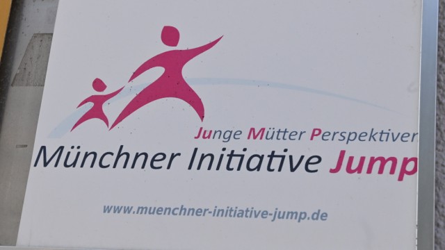 SZ-Adventskalender für gute Werke: Die Initiative Jump ist eine der wenigen Beratungsstellen für junge Mütter in München, wohin Kinder mitgenommen werden können.