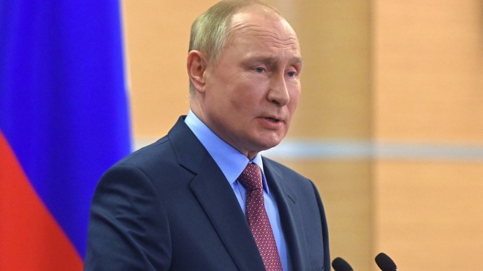 Nach Tiergartenmord-Urteil: Russlands Präsident Putin bei einer Pressekonferenz.