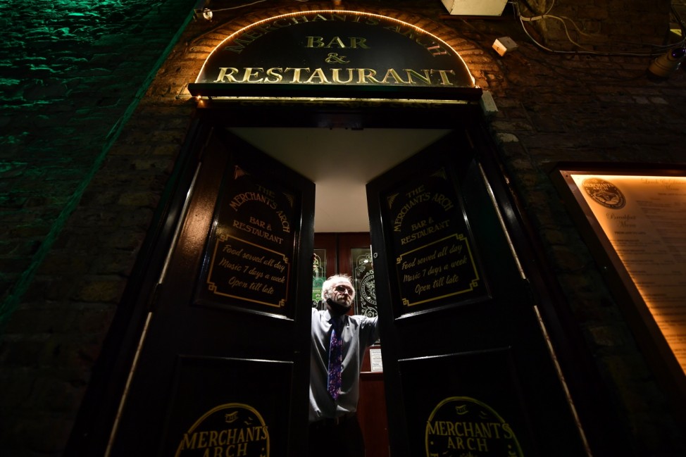 Ireland Begins Nightly Curfew For Pubs And Restaurants
