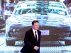 Tesla-Gründer Elon Musk vor einem Model 3