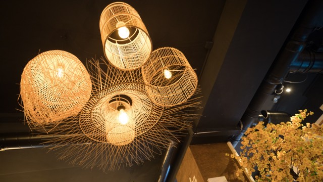 Restaurant Maui: Das Licht ist im Lokal schön gedimmt, lässt aber den Blick luzide durch den Raum schweifen.