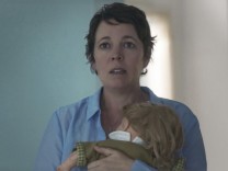 „Frau im Dunkeln – The Lost Daughter“ auf Netflix: Sommer der Verzweiflung