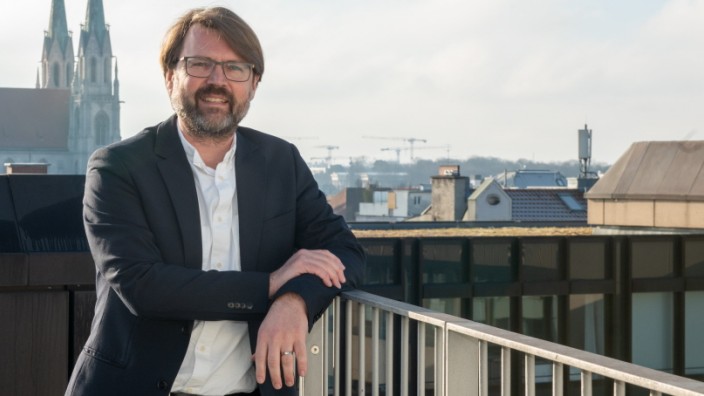Bildung in München: Florian Kraus, 45, trägt als Stadtschulrat die Verantwortung für mehr als 15000 Beschäftigte im größten städtischen Referat und verwaltet ein jährliches Haushaltsvolumen von 1,6 Milliarden Euro.
