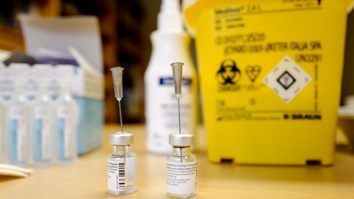 Corona-Pandemie im Landkreis: Ein Rückblick: Das mobile Impfteam war in allen Heimen im Einsatz, wie hier im Heiliggeist-Stift.
