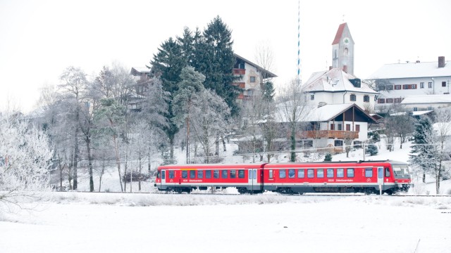 S-Bahn-Ausbau: Der Filzenexpress soll bis in fünf Jahren eine Oberleitung bekommen und vielleicht fährt auch bald die S-Bahn an Oberndorf vorbei.