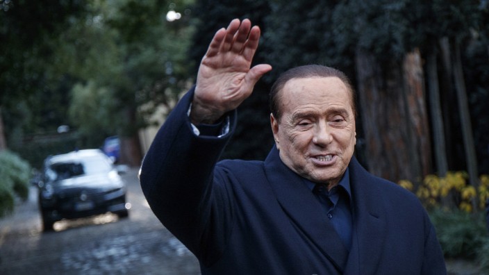 Italien: Dass man sich nicht selbst für das Amt des Staatspräsidenten vorschlägt, ist eine ungeschriebene Regel in Italien. Alle halten sich daran - außer Silvio Berlusconi.