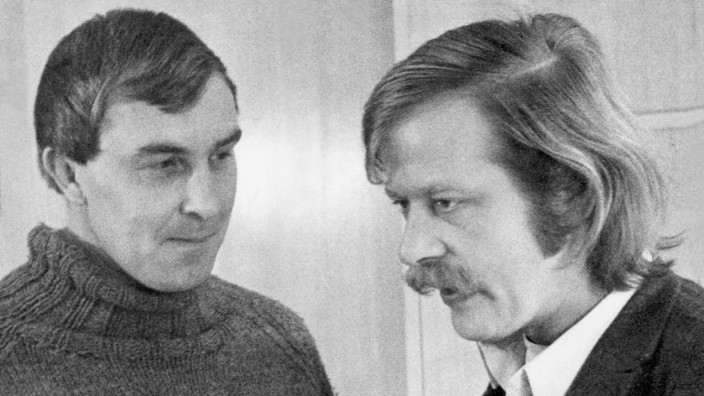 Nachruf auf Harald Mueller: Der Dramatiker Harald Mueller (links) 1970 mit dem Regisseur Claus Peymann.