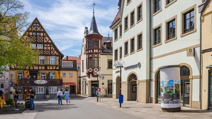 Immobilien: Bad Kissingen bei Sonnenschein: In diesem Landkreis sind die Preise für Bestandswohnungen im Vergleich zum Vorjahr um 32 Prozent gestiegen.