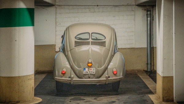 Jennifer Huber und David Sanborn haben den VW Käfer von Kraftwerk Gründer Florian Schneider gekauft.