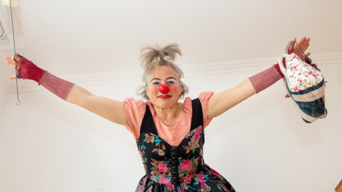Lebenskunst: "Humor lässt sich üben", meint Clown Pollina. Sie muss es wissen. Lachen ist ihr Metier.