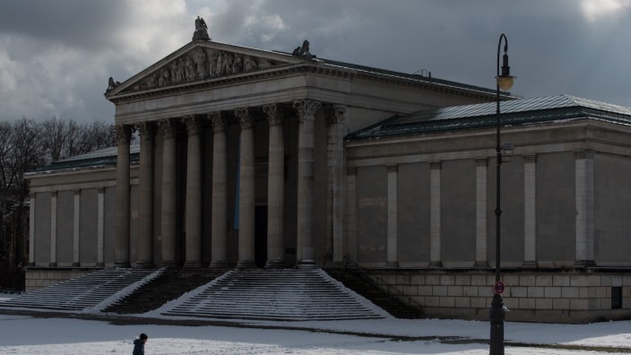 Kulturbauten in München: Die Staatlichen Antikensammlungen säumen die Südseite des Königsplatzes.