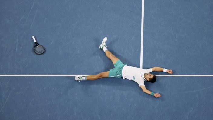 Novak Djokovic in Australien: Als Kind saß Novak Djokovic im Keller, über ihm die Bomben, später holte er auf dem Tennisplatz einen Sieg nach dem anderen. Er weiß, wie es ist, abgelehnt zu werden. Aber auch, wie man immer wieder aufsteht.