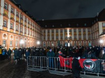 Gegenproteste gegen ·Spaziergänge· - Bayreuth