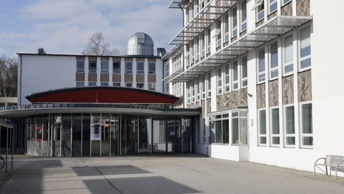 Neubau des Josef-Hofmiller-Gymnasiums: Das Josef-Hofmiller-Gymnasium soll an den Landkreis Freising übergeben werden.