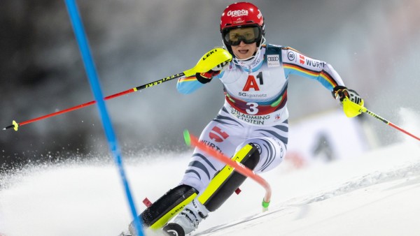 Lena Dürr beim Slalomwettbewerb in Schladming