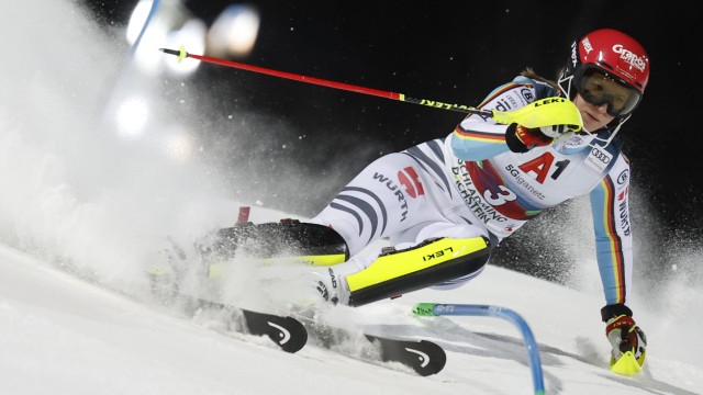 Slalomfahrerin Lena Dürr: Steilhang kann auch Spaß machen: Lena Dürr auf der schweren Planai-Piste in Schladming.