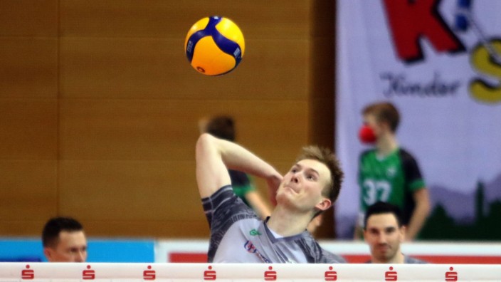 Volleyball: Nächster Halt Frankfurt: Lennart Heckel bleibt in der ersten Liga.